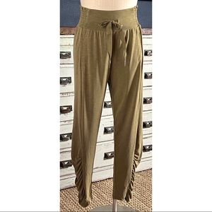 Anthropologie Saturday Sunday Ruched Tapered Green Pants S